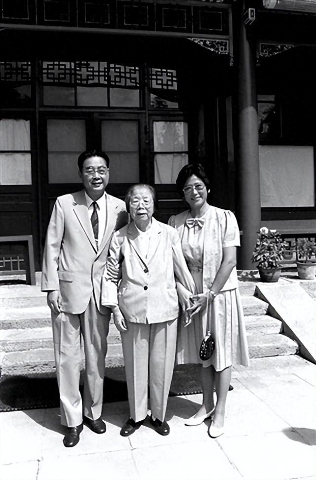 李鹏坦白和周恩来的真实关系：别人都说我是他的养子，这不正确