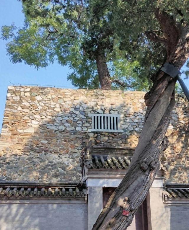 揭秘北京最神寺庙：508年不对外开放，地位堪比故宫和中南海！