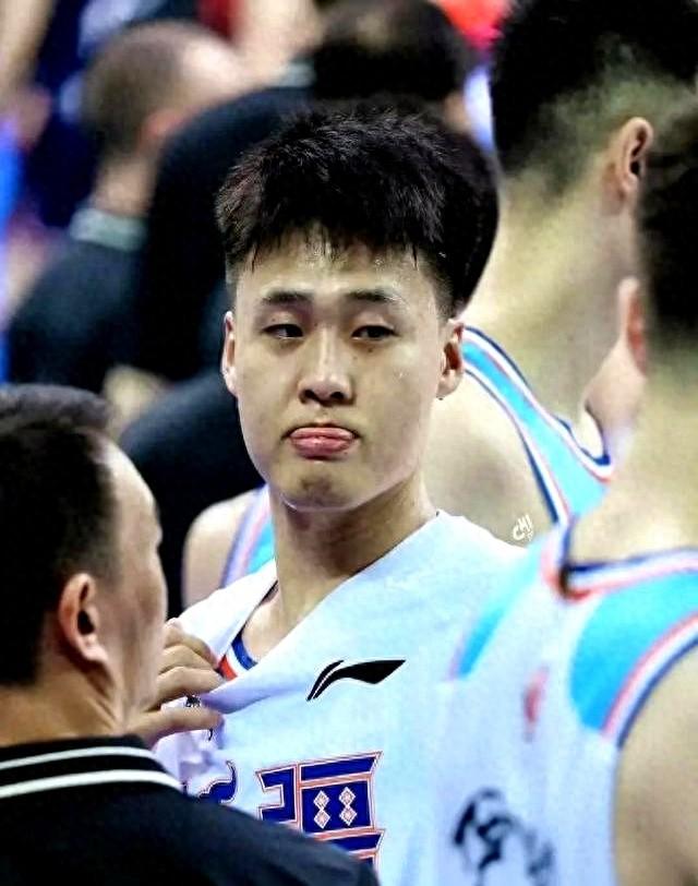 北京赵睿！广东崔永熙，上海张镇麟！谁是CBA休赛季最大赢家？