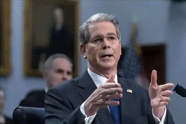 中方刚买4船美豆，特朗普又变脸，美方通告全球，下架大批中国货