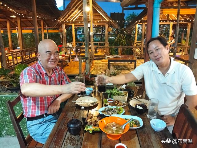 带着些许惆怅和期待离开海岛向山里进发