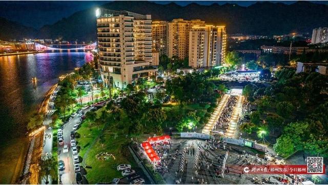 东江湖文化集市点燃资兴“夜经济”