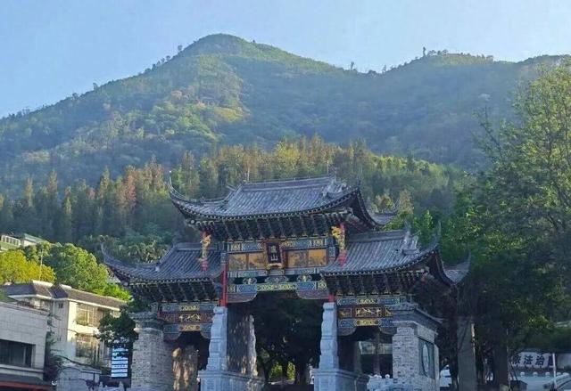 【美丽四川】登顶西昌泸山 在牧云阁饱览山河‖刘安