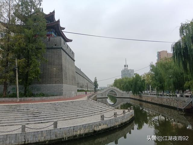 欧阳修，梅尧臣吟诗歌颂了邓州百花洲，钳卢陂，穰侯墓等古迹名胜