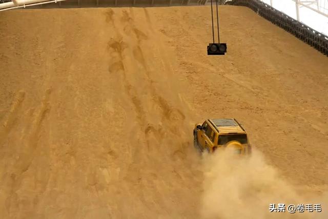新能源赛车场炸场！220km/h+冲沙+漂移，玩一天不重样
