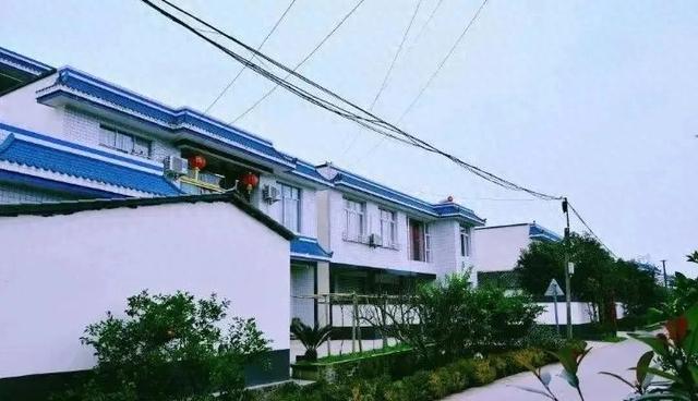 俗语“白墙蓝瓦，居丧之家”，房屋颜色居然还有讲究，有道理吗？