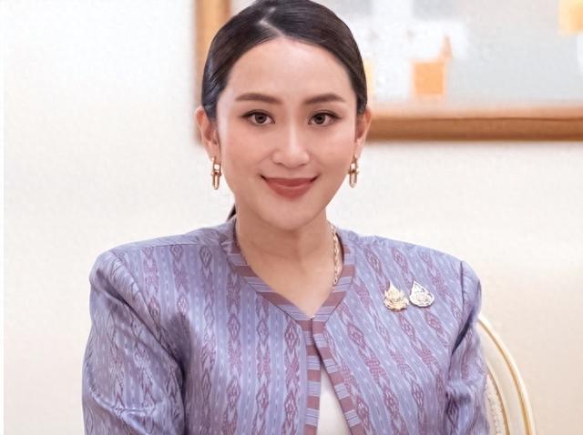 最后10天，佩通坦还能回总理之位吗？泰国国内爆发大规模抗议，柬埔寨这回搞砸了，洪森自讨苦吃