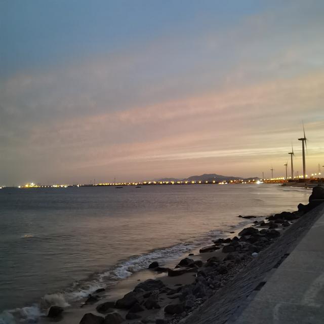 54岁丧偶女人不找男人，四处流浪真的好吗？