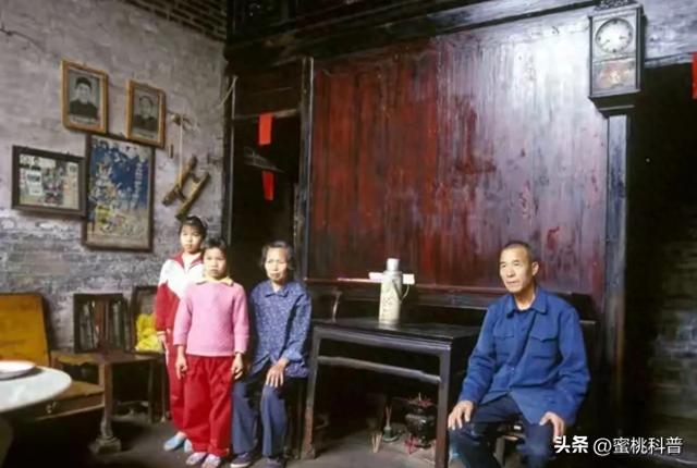 美国人口总数（美国人口不到4亿）