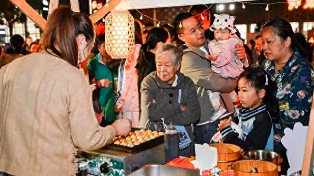 国潮集市金秋喜乐会在家门口举行，更有桃浦镇购车消费补贴推介→