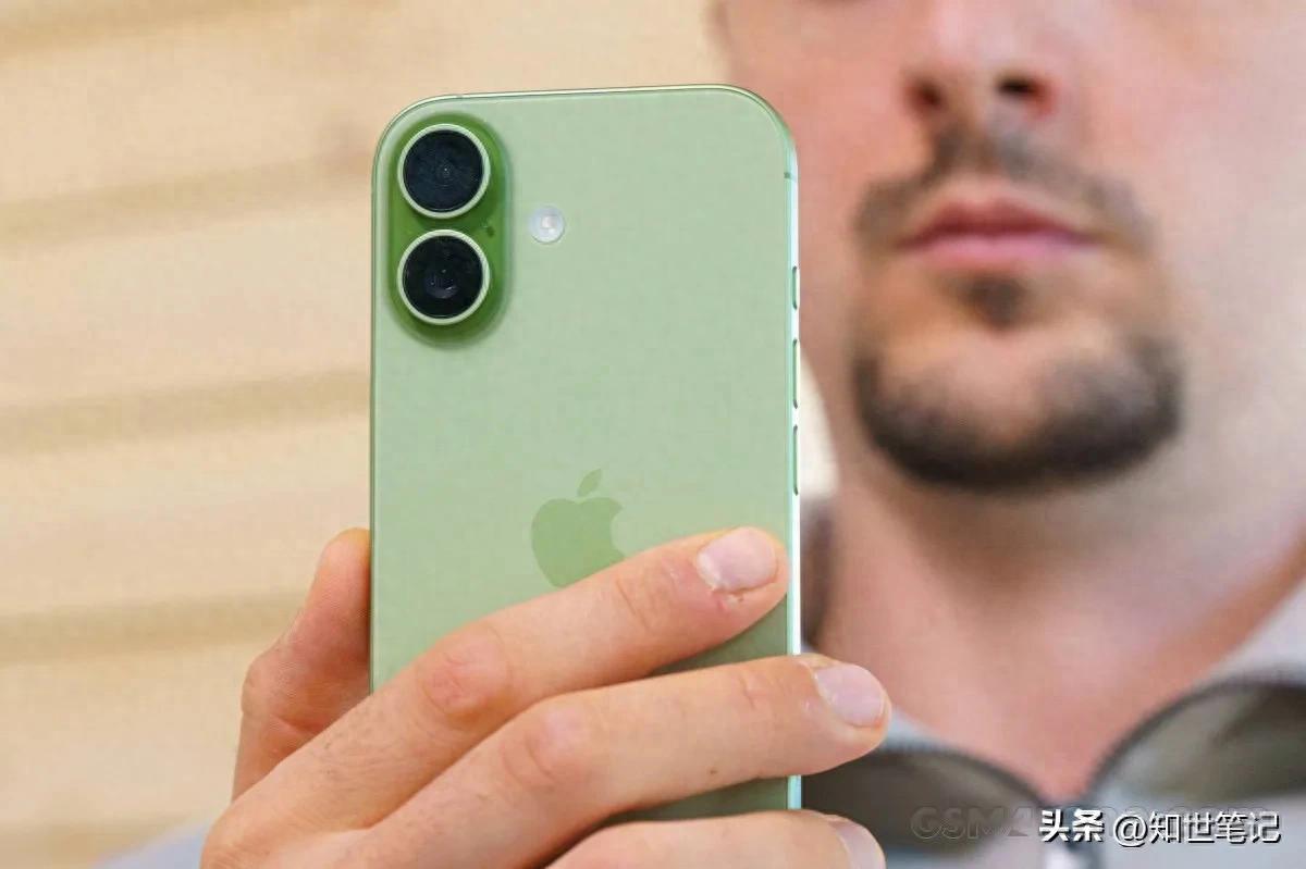 外观手感 高刷屏 性能系统_iPhone 17 评测 七个月真实使用体验 _苹果17