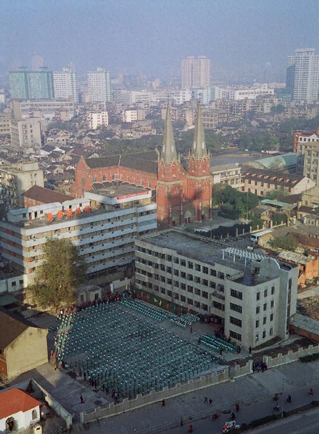 上海中心悄悄移位？老牌徐家汇升级“巨无霸”，很多人还蒙在鼓里