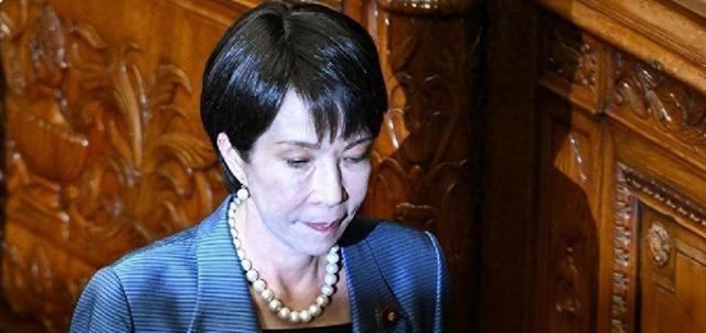 不用中方动手了，高市早苗突然收到噩耗，日本又要换首相了？