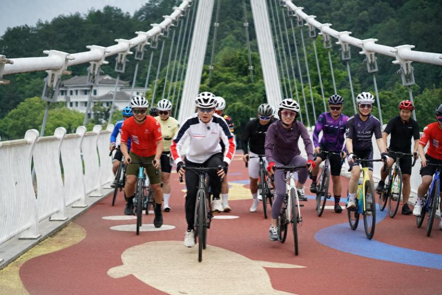 15位骑友的“绿色探富”之旅：他们发现了比风景更美的“共富答案”！