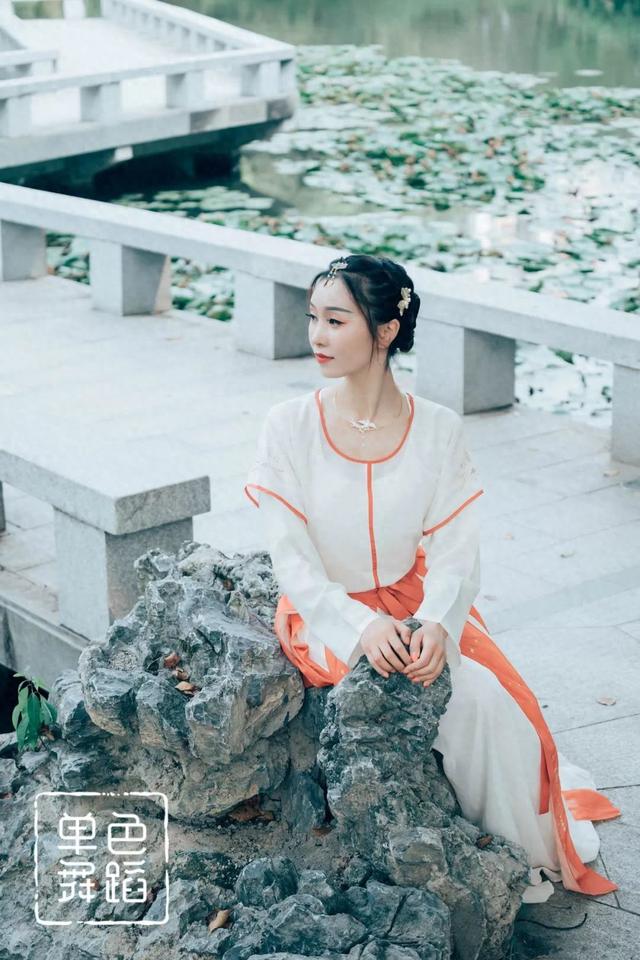 芳华慢歌词是什么（抖音点赞过百万的古风歌曲芳华慢）