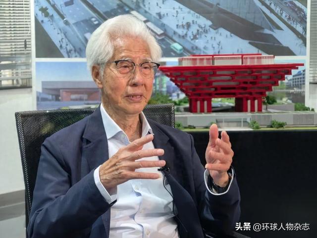 他把30万同胞的血泪，刻在大地上