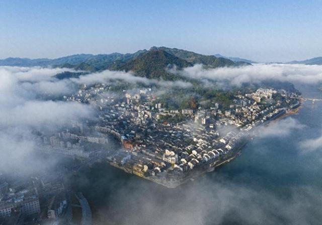 音乐为媒、古城作席，怀化市洪江区开启“超级大舞台”音浪盛宴