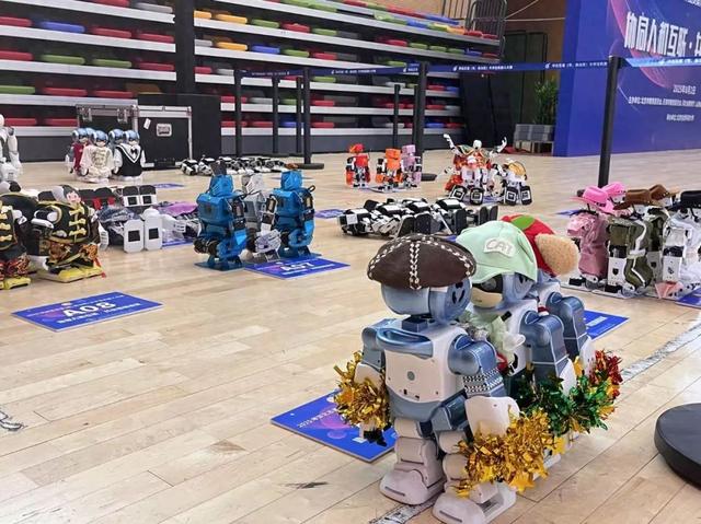 大学生机器人battle舞技！八强将登陆“冰丝带”｜机器人发展看北京