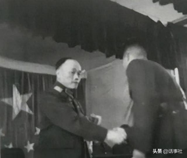 大军区正职按正师职待遇安置，是什么水平，让搬离原住地就是不搬