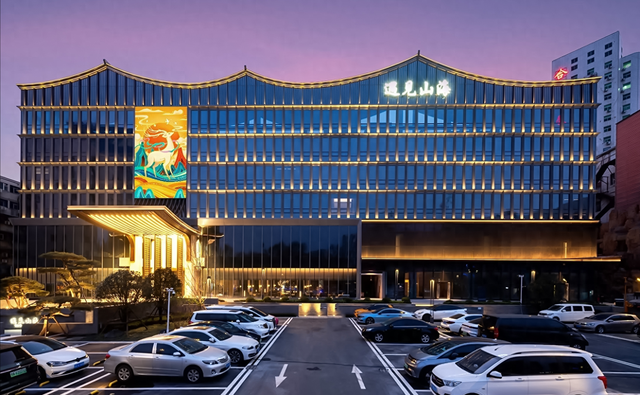 室内水乐园引爆暑期热潮！郑州探索室内度假游新模式