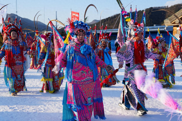 冰雪为媒 赛事为桥 2025-2026赤峰市冬季旅游季燃动美林谷