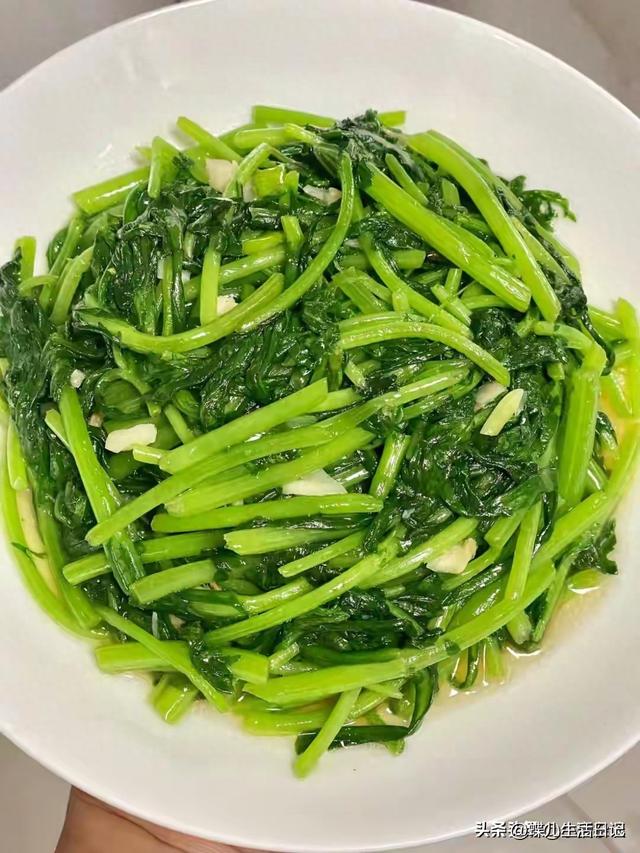 越吃眼睛越亮的菜，冬天使劲吃！一排毒、二明目、三助眠，别不懂