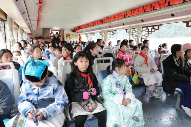 “森宿上犹”吸引了一批来自内蒙古的草原孩子……