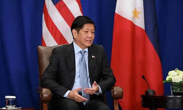 拒绝退出南海，马科斯避谈中国，菲律宾反提一个要求，我国防部公开对其定性，信号强烈