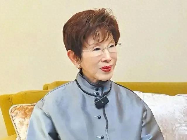 回台即抓捕？洪秀柱专机落地，国台办阐明立场，民进党只能照办！