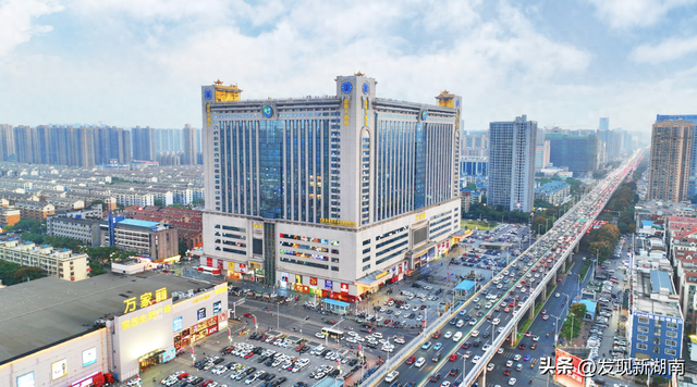 宇宙中心万家丽：擎领城市高度，铸就全球商业文化标杆