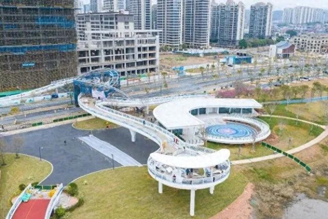 夜景绝美！福州“彩虹飘带桥”里美桥正式亮相