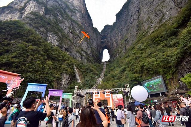 国庆游张家界丨天门洞开迎华诞 飞天归来庆团圆