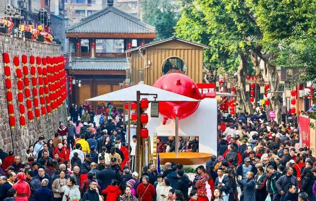 春节客流量超300万人次，营业额近3亿！四川泸州江阳消费市场“热辣滚烫”