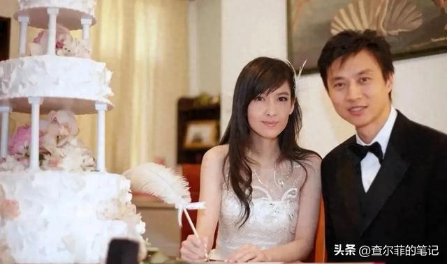 被戴8次绿帽子，3次被捉奸在床，这就是我们“玉女”守卫的爱情？