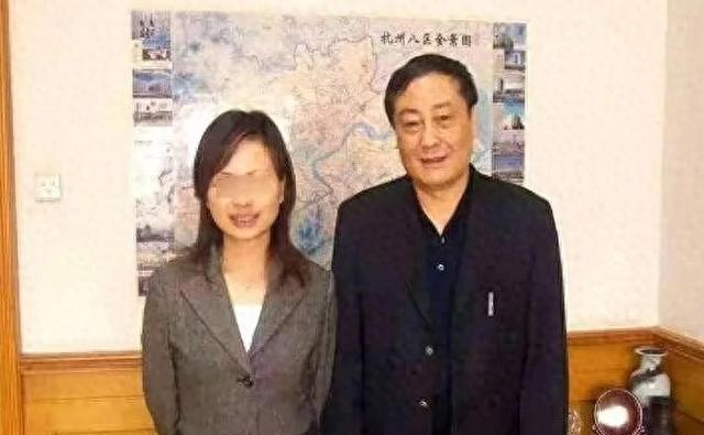 宗庆后遗产案再曝猛料：三房管家貌不惊人，所生子竟由二房抚养？