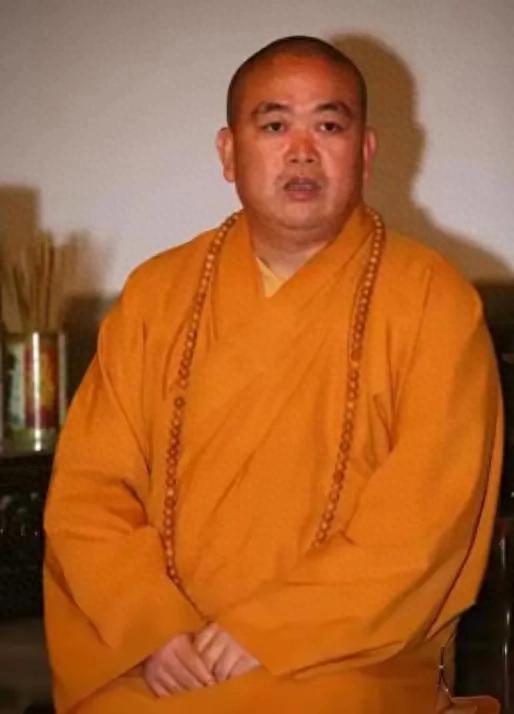 拔萝卜带泥！释永信被抓六天后，释小龙父亲出事，过往黑史全被扒