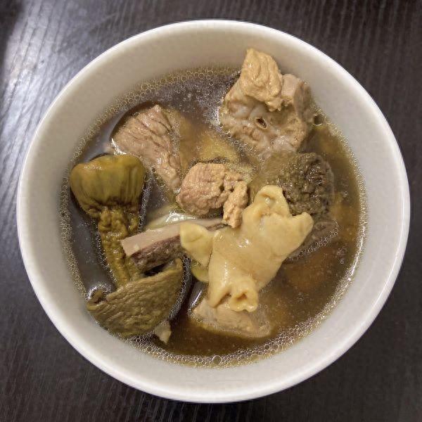 姬松茸炖花胶功效与作用 姬松茸炖花胶功效与作用是什么