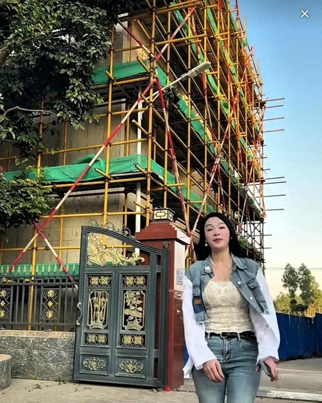 全红婵家修房被大树挡路？邻居真实态度曝光，全网都欠她一个道歉