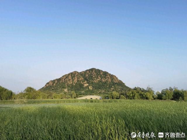 秋意渐浓，华山湖现静美画卷