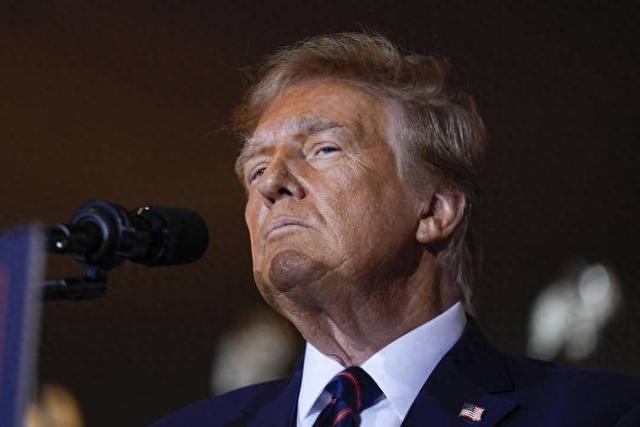 美方说尽好话，特朗普对中国感到“心满意足”，称中国对美政策非常公平，外交部回敬一句话