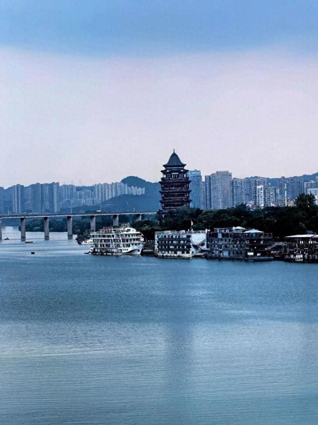 北京人闯南充，撞见古城真相：真历史从不穿仿古马甲