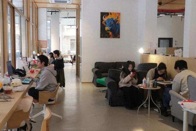 不用早起赶着打卡！他们在五夫古镇的田野边办公，旅居生活羡煞旁人