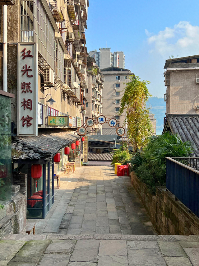 忠县这个「活着的老城」，烟火气封神了！