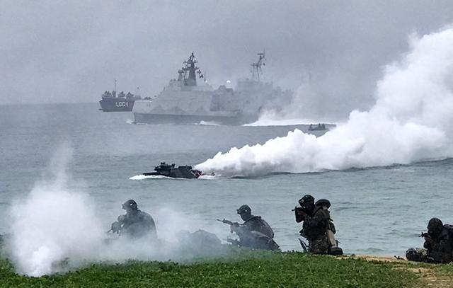 40000人阵亡	，100艘战舰会被击沉？美媒：台海开战解放军伤亡惨重​