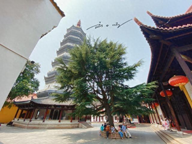 安徽安庆“第一寺”：招牌上竟有“错别字”，多数游客没发现？