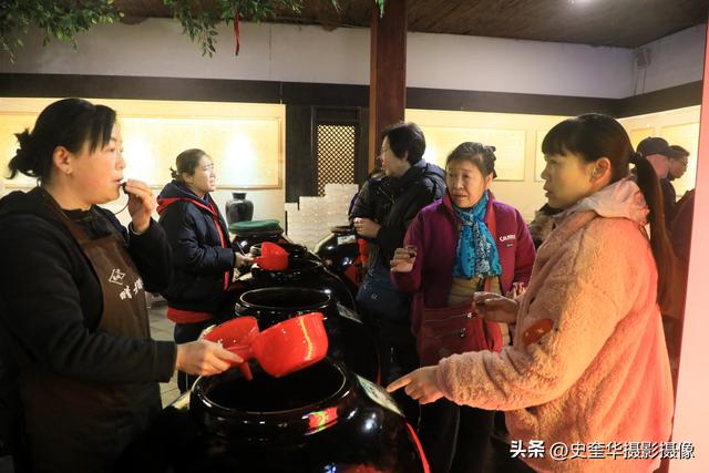 山西平遥：夜幕下的古城 醋香四溢