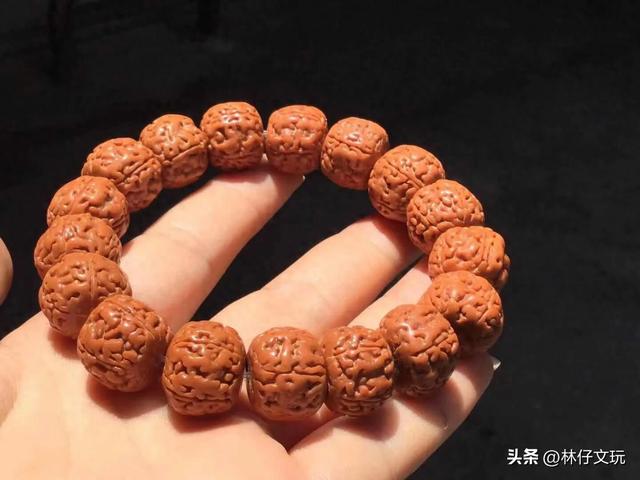 菩提手串怎么盘玩教程（如何正确盘玩菩提手串）