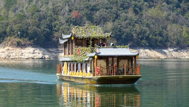 马踏春潮福满龙湖 永定水经济春节开门红