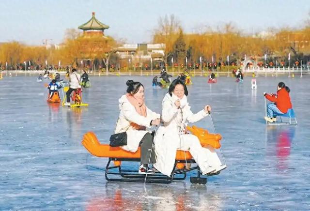 北京后海好玩的地方推荐（北京什刹海后海冰场开放游玩攻略及指南）