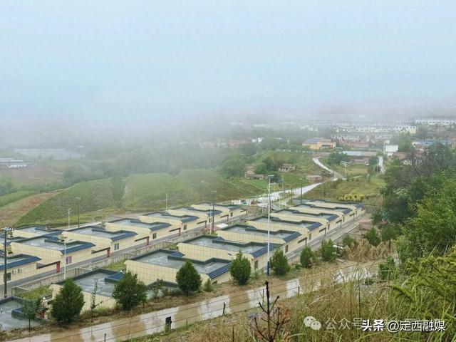 安定区石峡湾乡：雨润千峰秀 云开万象新